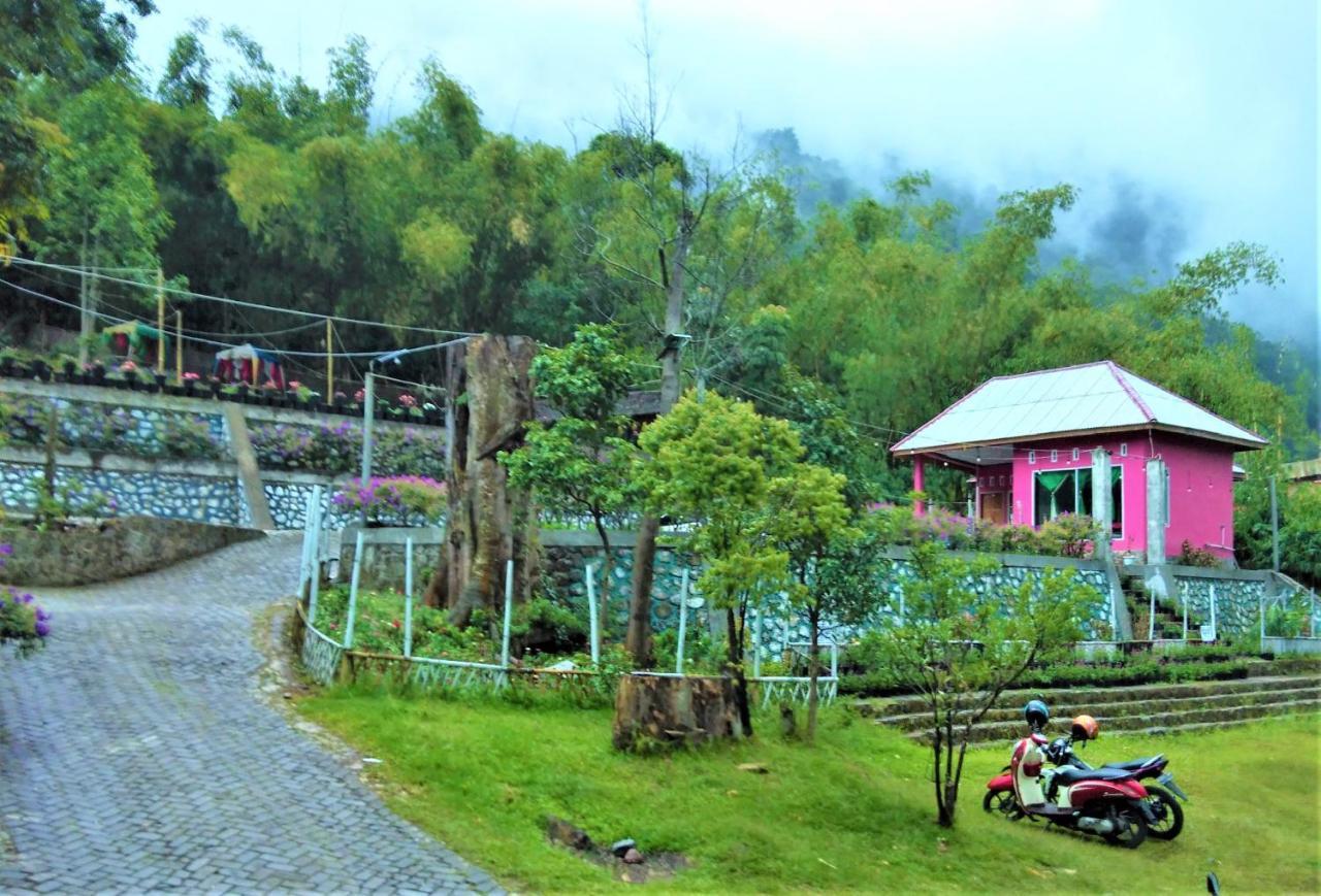 Penginapan Puncak Dp Berastagi Exterior photo