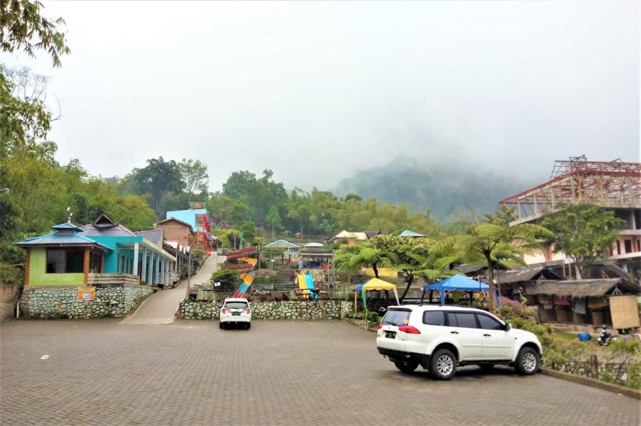 Penginapan Puncak Dp Berastagi Exterior photo